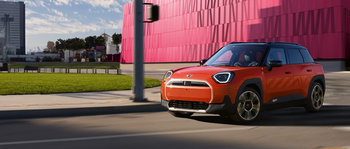 DER VOLLELEKTRISCHE MINI ACEMAN.