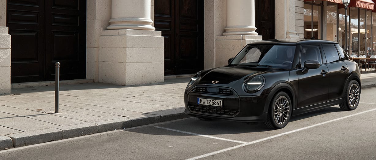 DER MINI COOPER 5-TÜRER BLACKYARD.