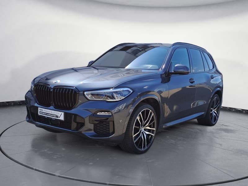 BMW - X5 M50i