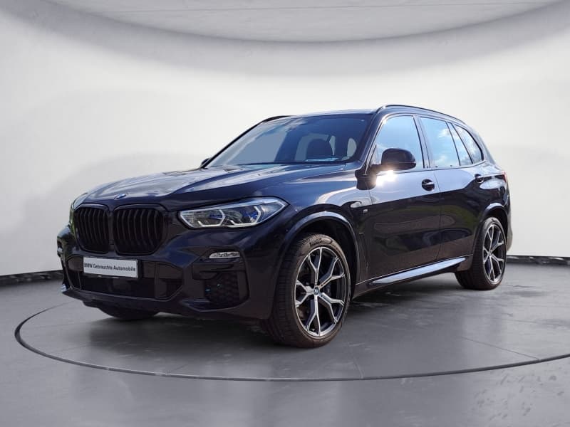 BMW - X5 M50i