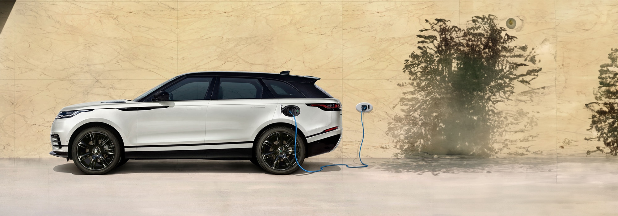 Range Rover Velar P400e AWD S